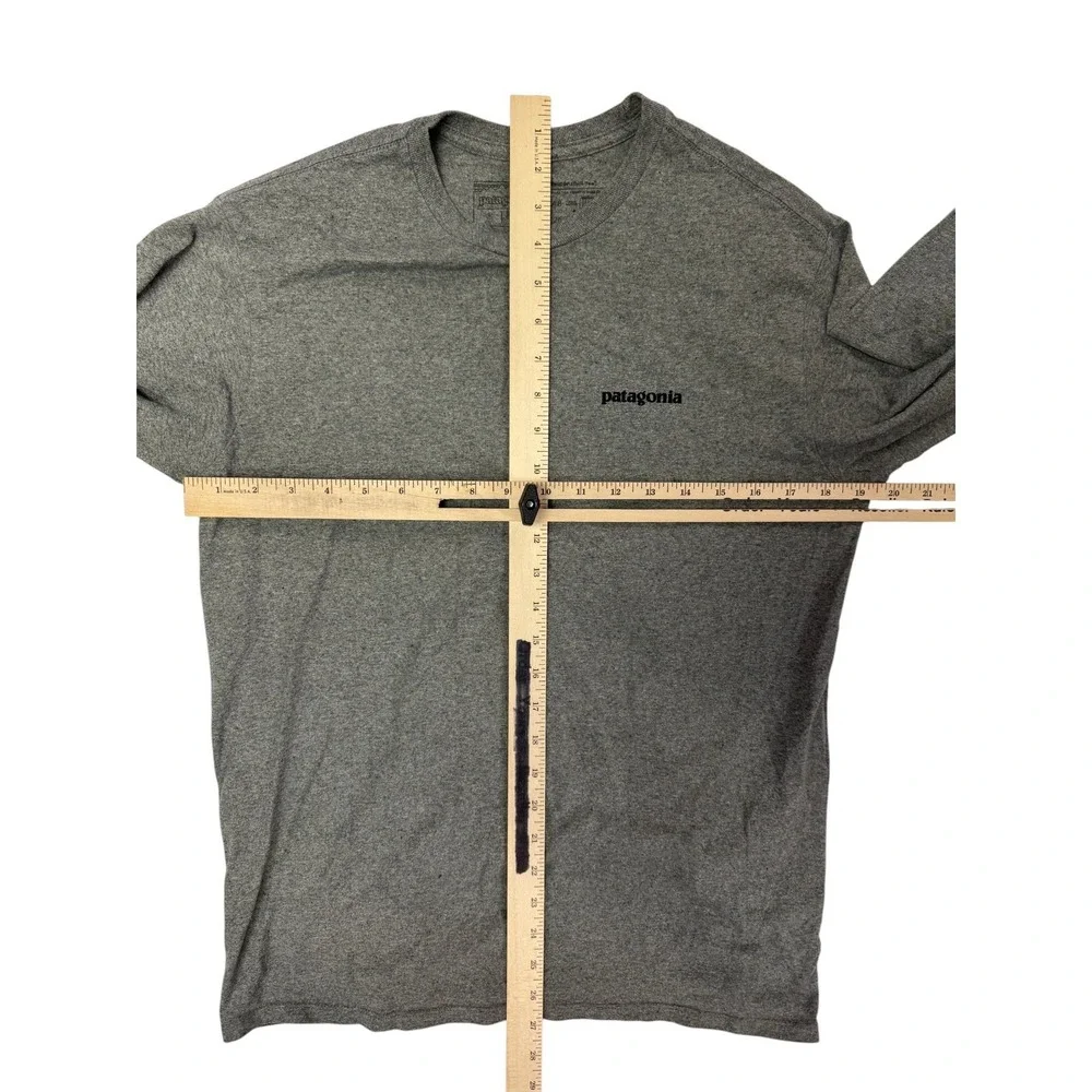 Patagonia Men's Small S P-6 Logo Responsibili-Tee Long Sleeve T-Shirt Gray - Picture 3 of 4
